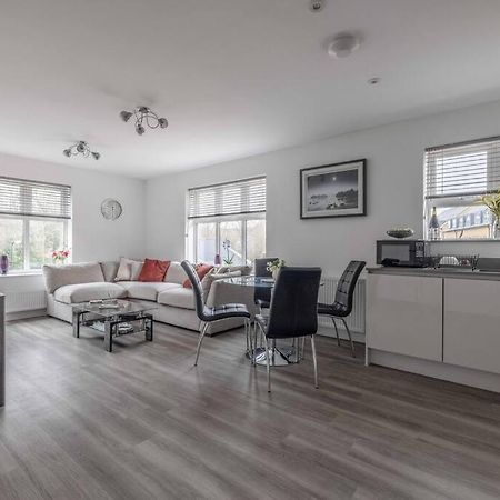 Stylish Home @ Virginia Water Lake & Free Parking Englefield Green Экстерьер фото